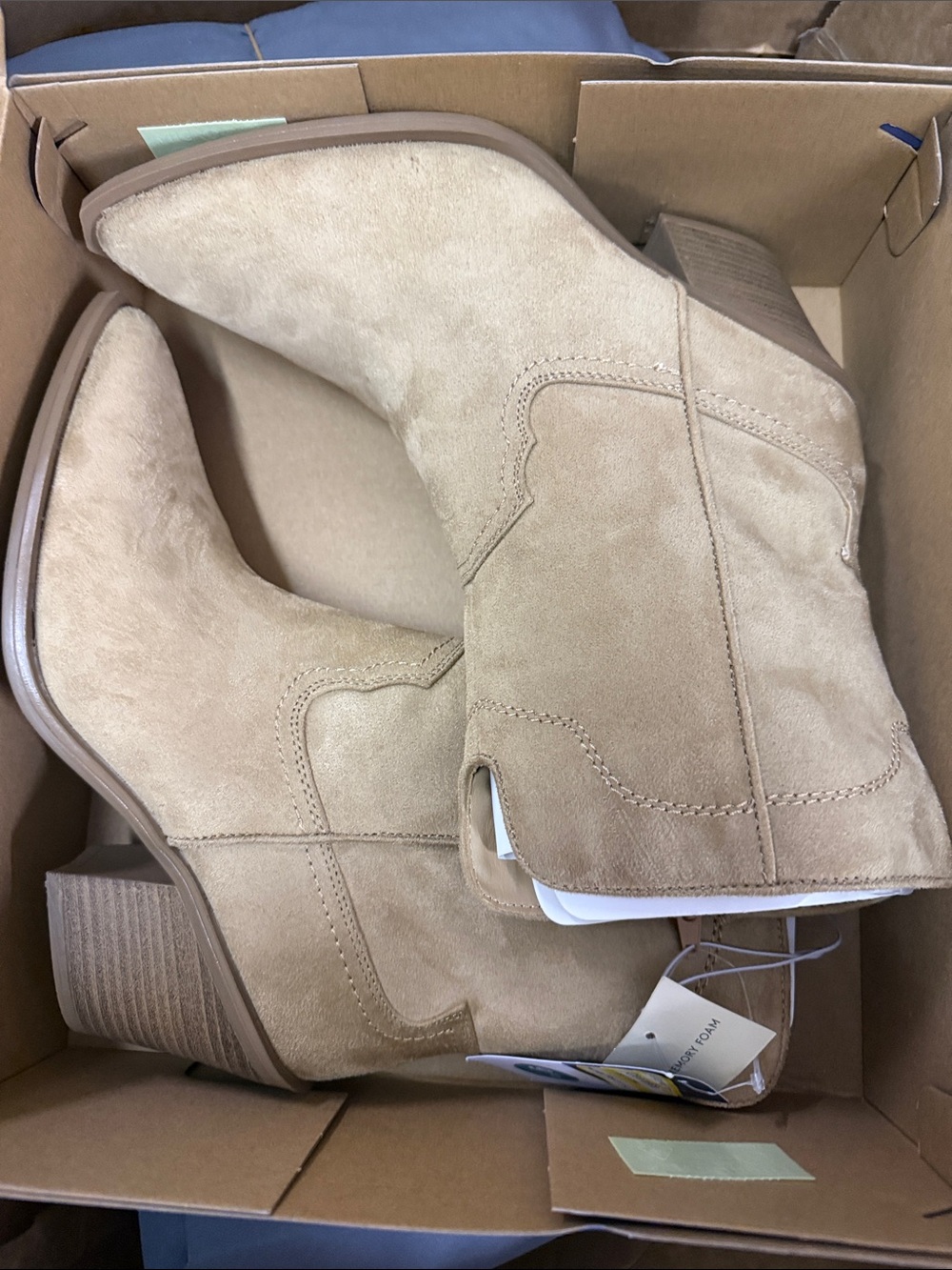 Universal Thread Women’s Dallas Ankle Boots Memory Foam Tan

Warehouse